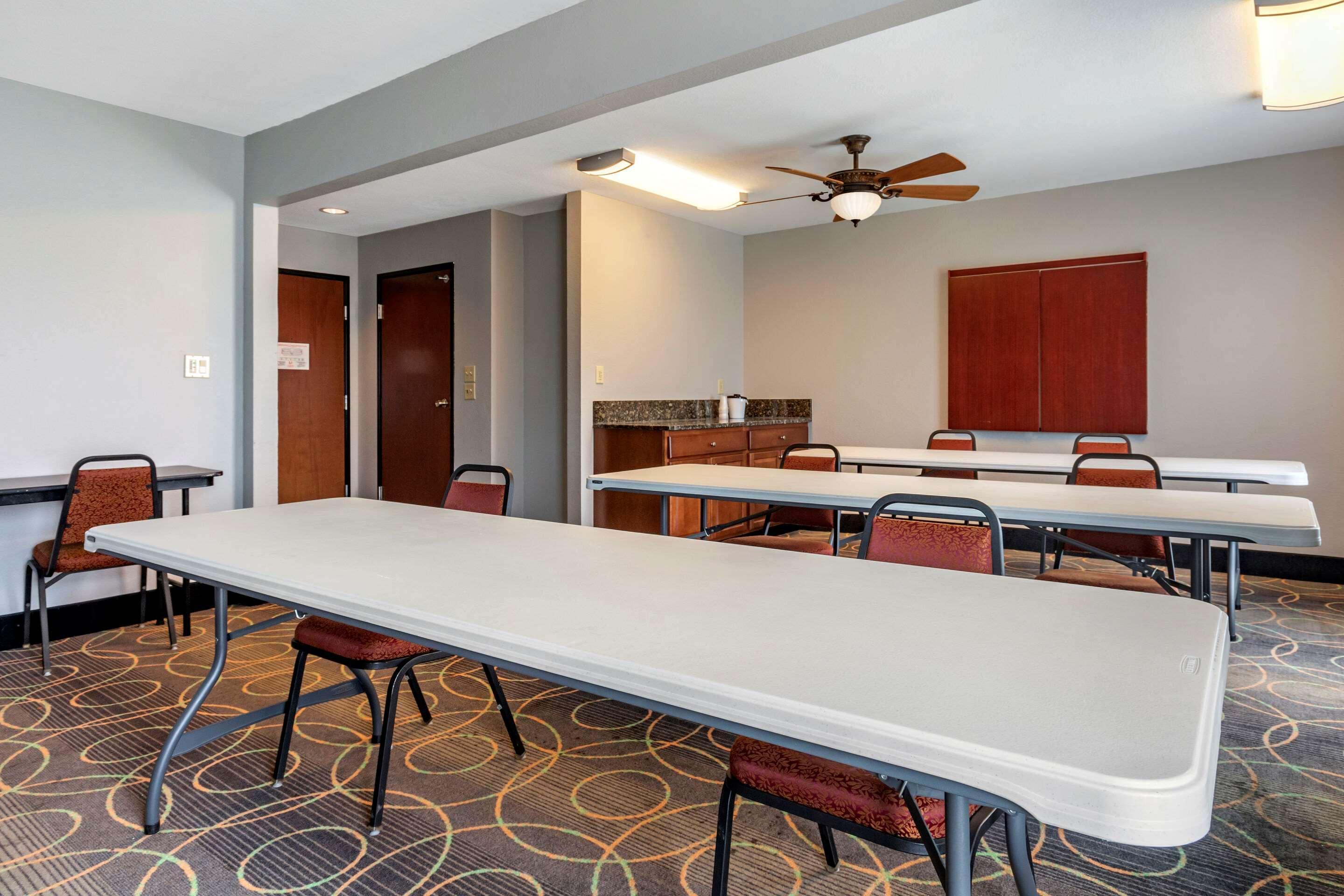 Comfort Inn & Suites Mansfield Extérieur photo