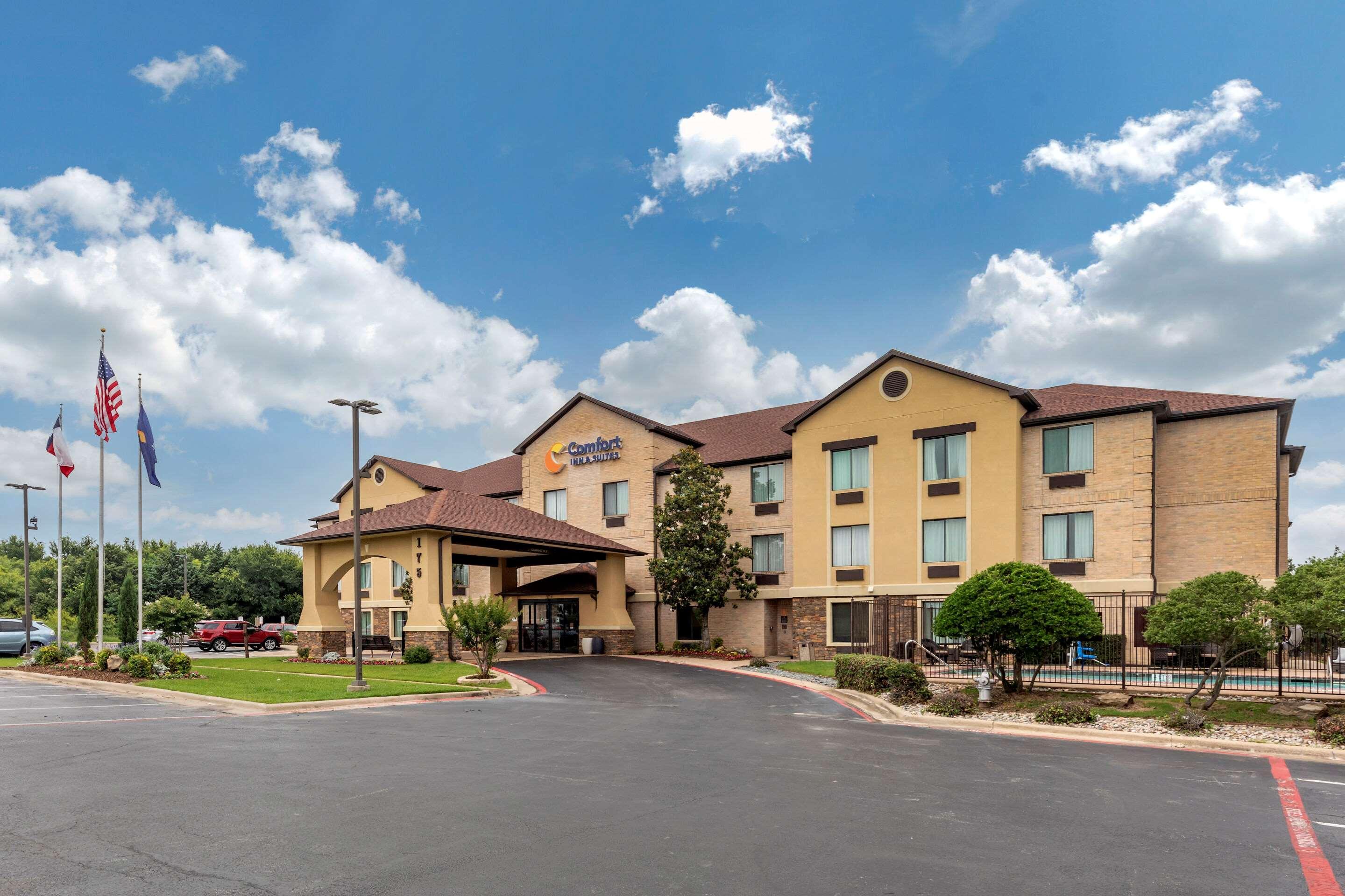 Comfort Inn & Suites Mansfield Extérieur photo