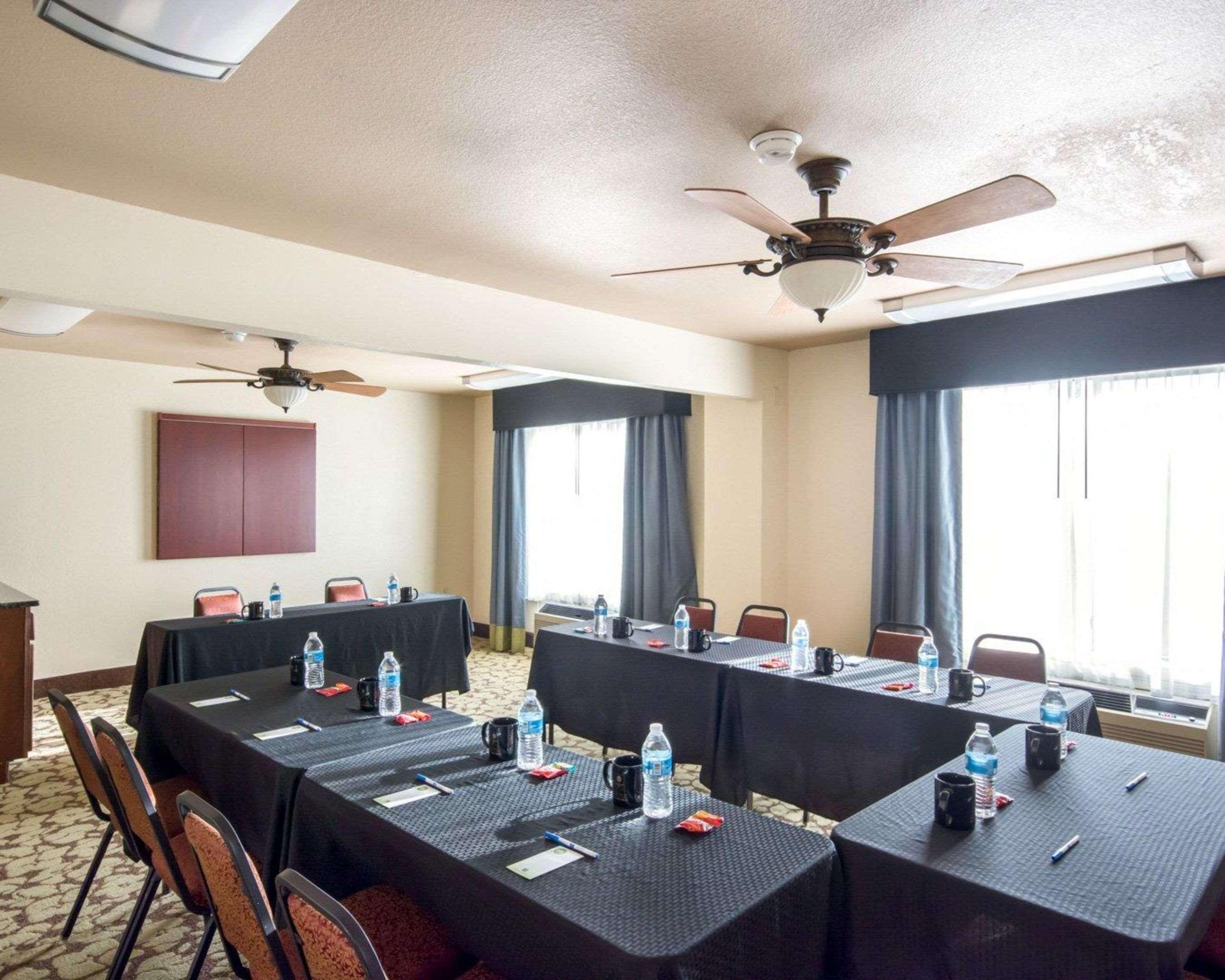Comfort Inn & Suites Mansfield Extérieur photo