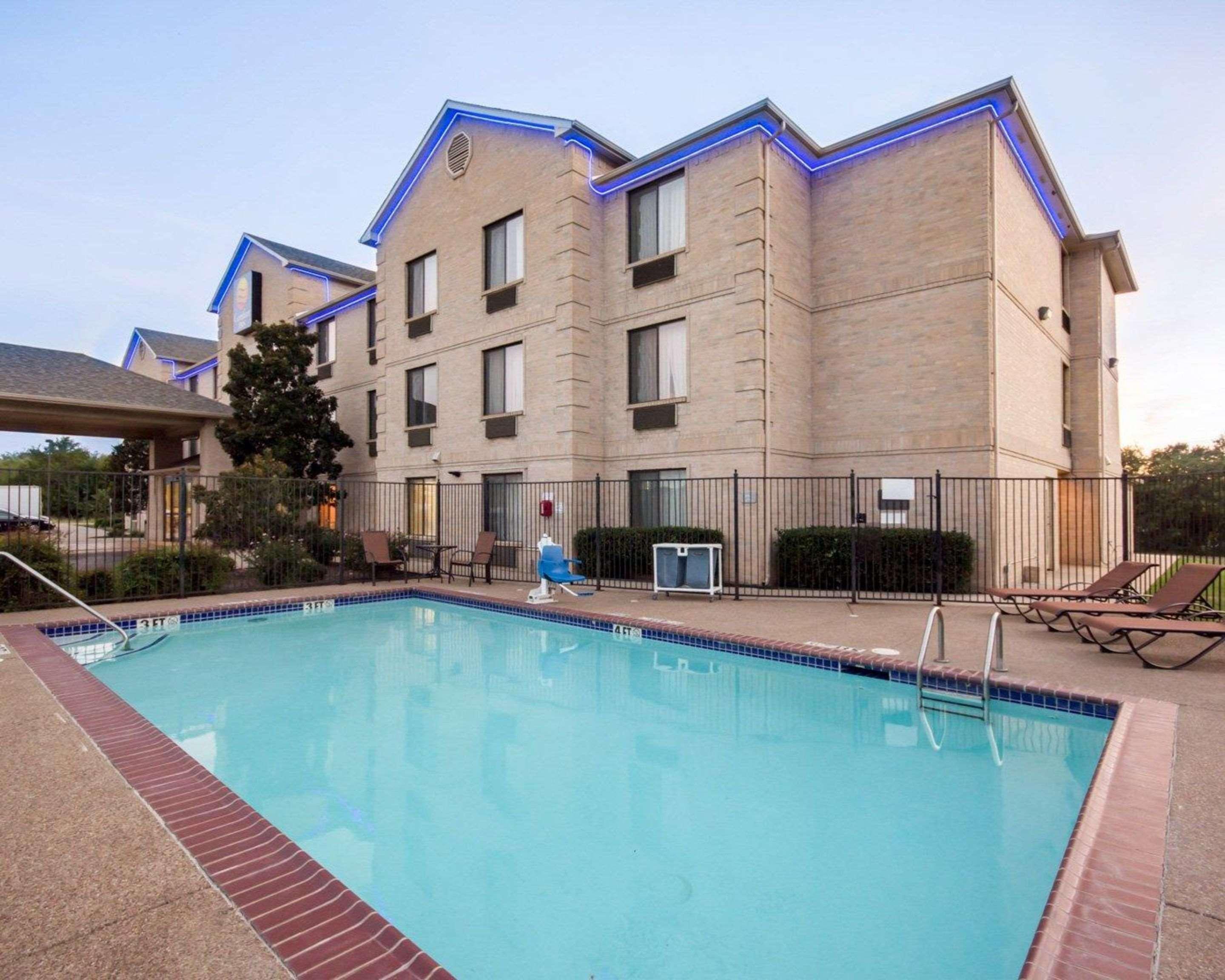 Comfort Inn & Suites Mansfield Extérieur photo