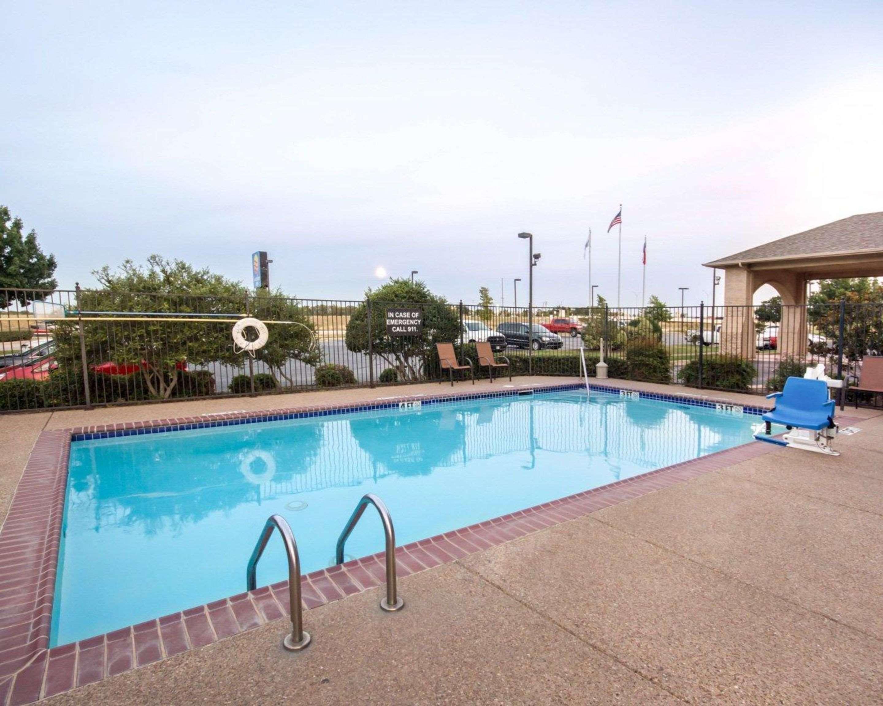Comfort Inn & Suites Mansfield Extérieur photo